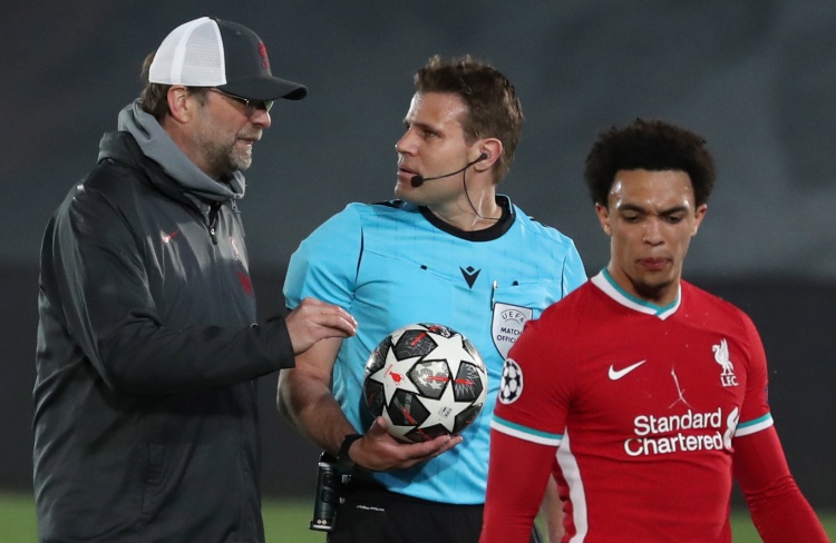 看不下去！广东两将表现辣眼睛 球迷质疑杜锋用人选择