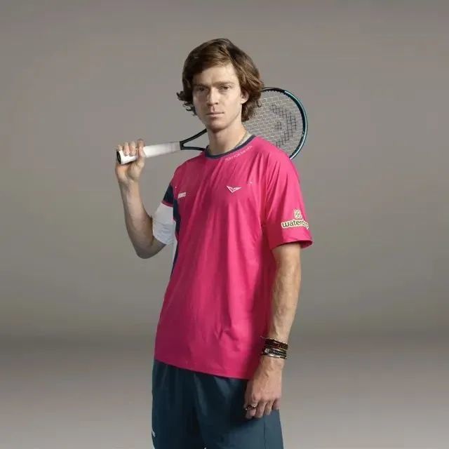 他在训练中 他在训练中