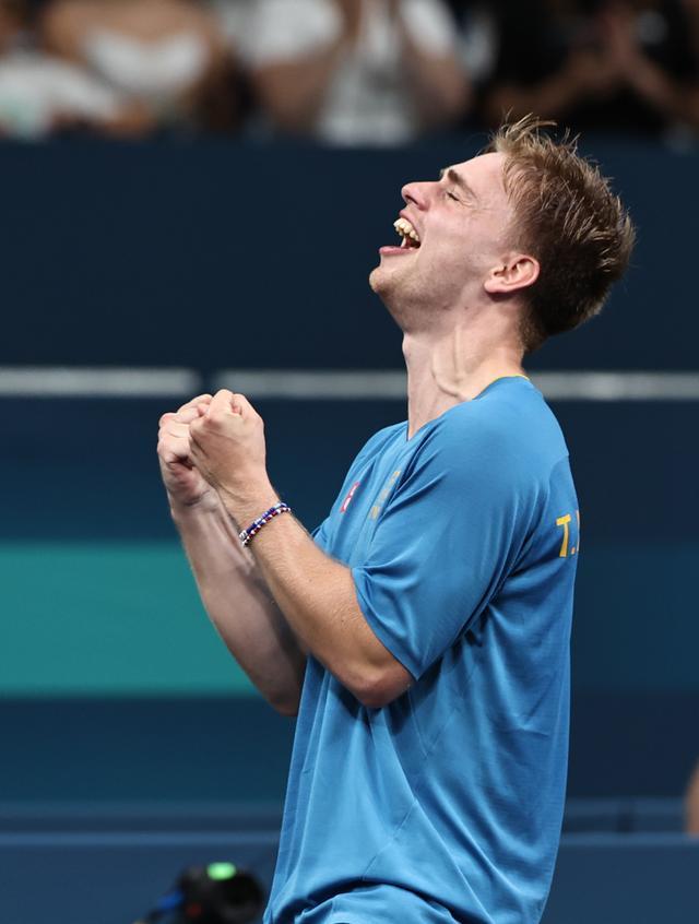 他的优势依 他的优势依