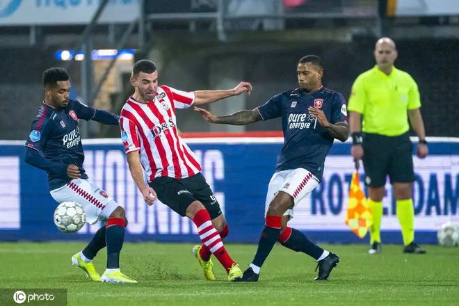 他与控卫的 他与控卫的